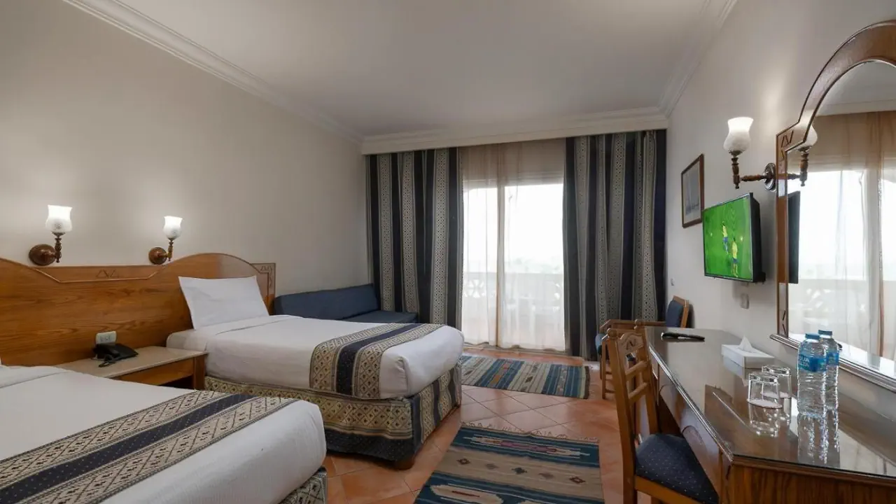 الفندق بليس ندى بيتش ريزورت - مرسى علم